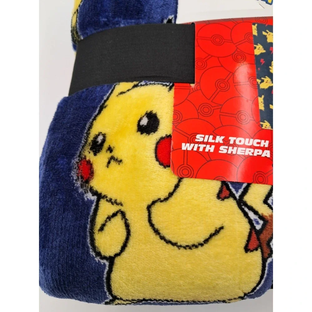 46 X 60 Inch Pokemon Silk Throw With Sherpa Reverse - Picture 5 of 7